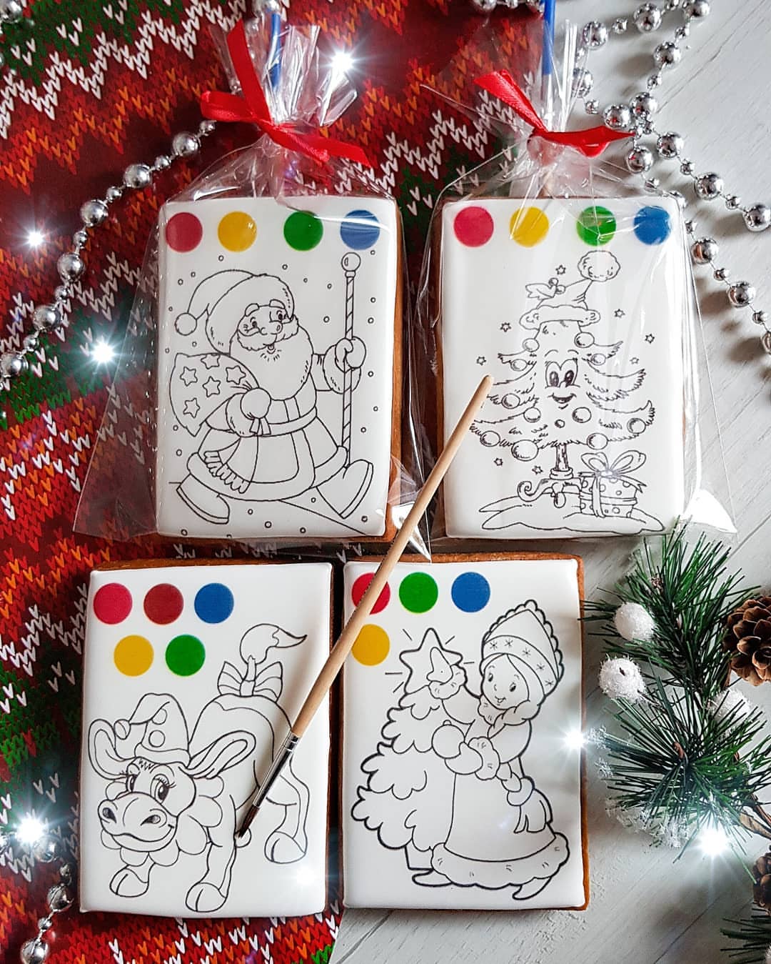 Colouring-in gingerbread