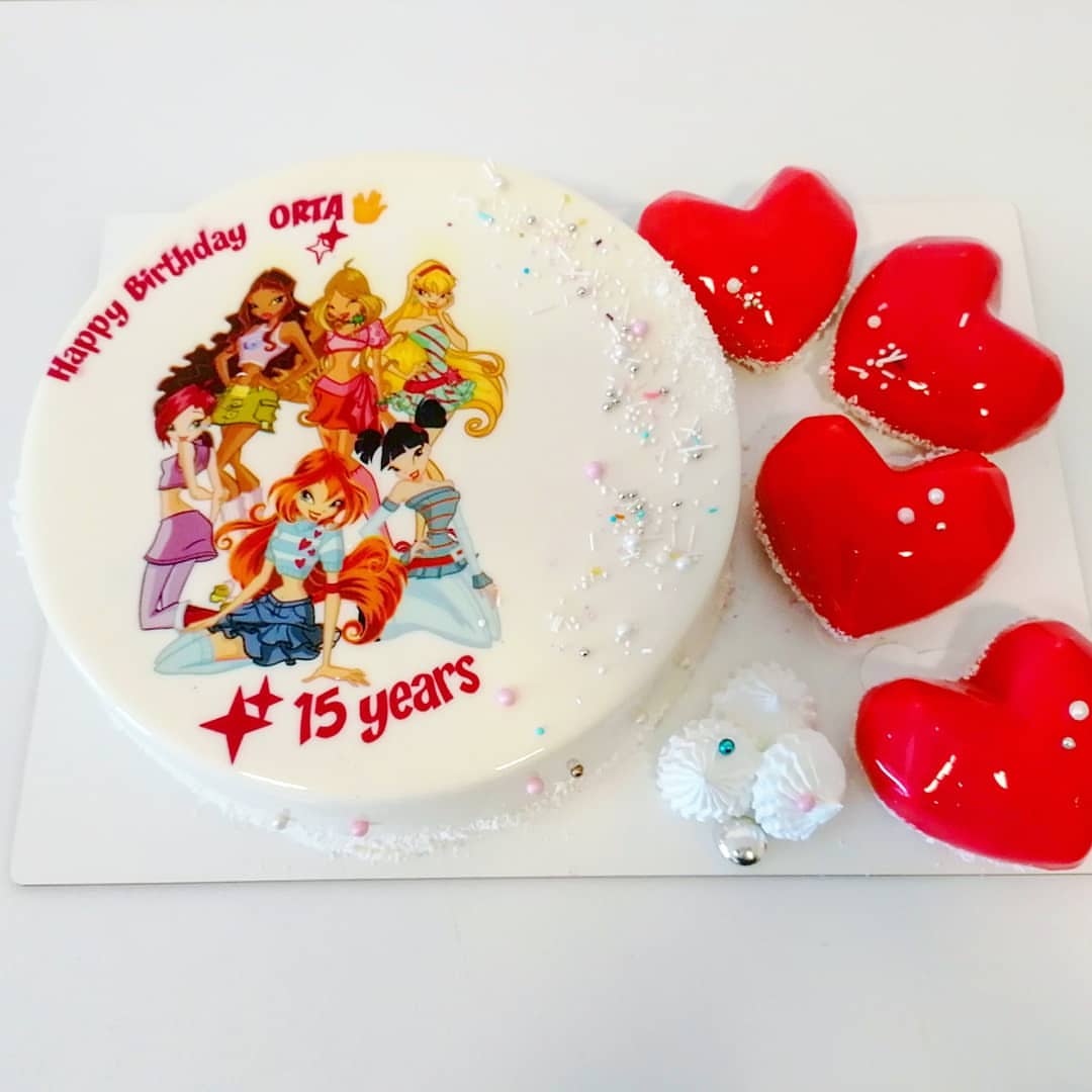 Direct printing on a cake